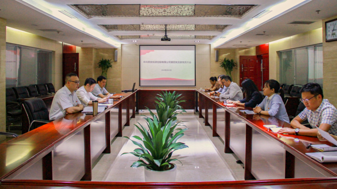 杜巖岫同志參加支部活動，為黨員講授黨課