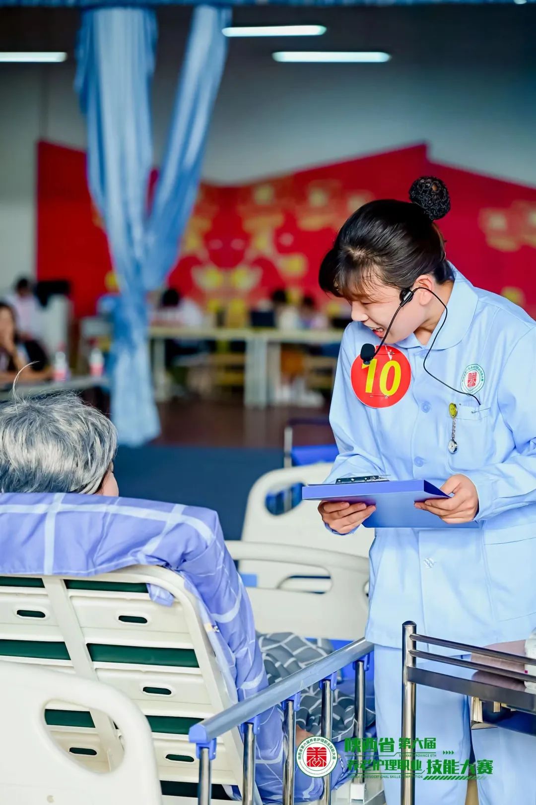 頤悅養(yǎng)老公司的李露露，你是好樣的！